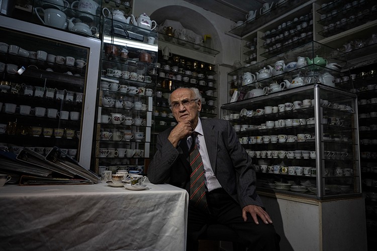 Bitpazarlarından topladığı 5 binden fazla kahve fincanıyla koleksiyon yaptı