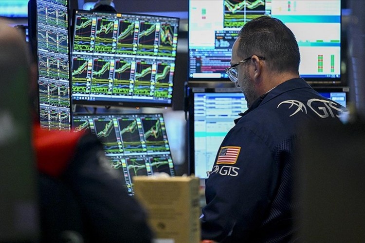 Küresel piyasalar şirketlerin zayıf karlılığıyla yön arayışında