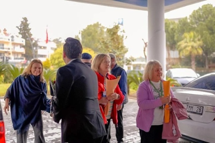 2026 turizm sezonunu İngiliz turistlerle açıldı