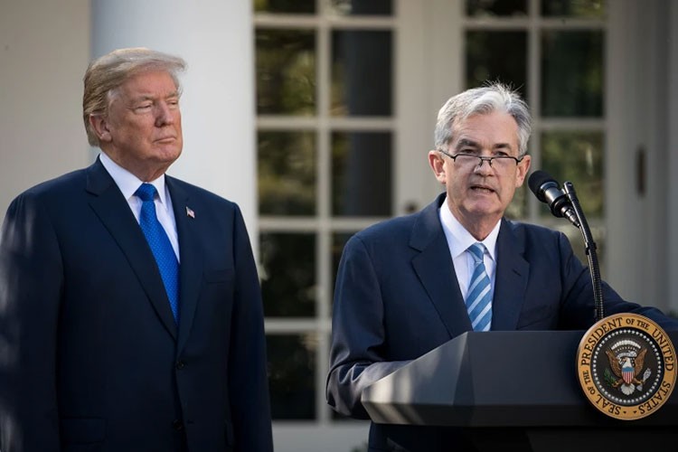 Powell'ı süresi dolmadan görevden almayacağını söyledi