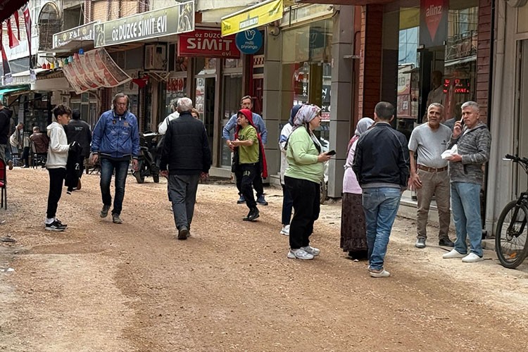 İstanbul'da 6.2 büyüklüğünde depremle sallandı