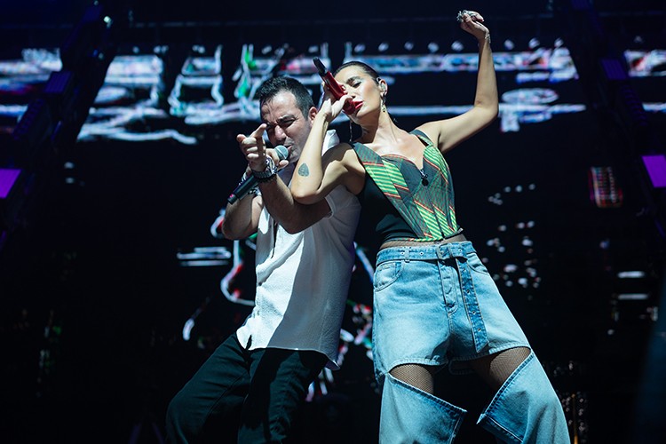 Sıla 10 bin hayranıyla buluştu