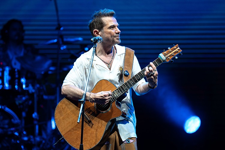 Kenan Doğulu'dan unutulmaz Ege konserleri