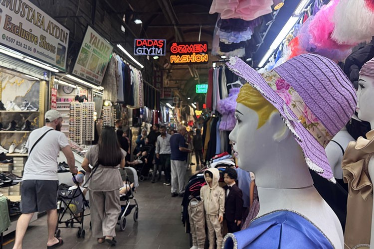 Kayseri'de gurbetçiler tarihi Kapalı Çarşı'dan vazgeçmiyor