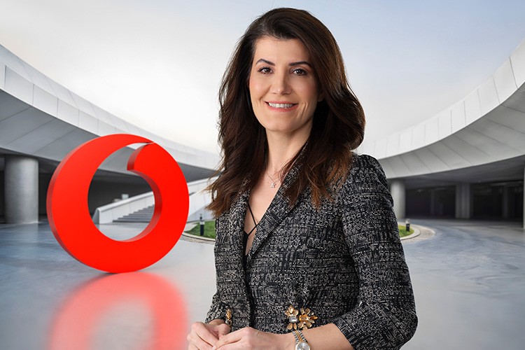 Vodafone Business ticari şubeleriyle KOBİ'lere yerinde teknoloji çözümleri sunmaya başladı