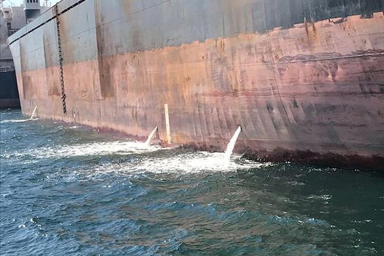 Gemilerin atıklarını bırakma zorunluluğu 10 güne çıktı