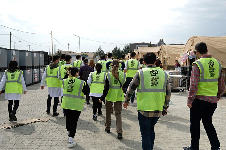 Tıp fakültesi öğrencilerine burs desteği