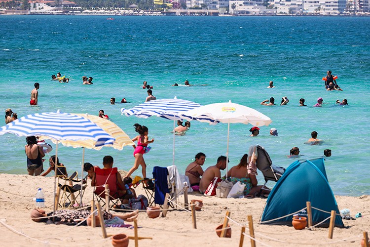 Çeşme turizmi salgına rağmen rekora koşuyor