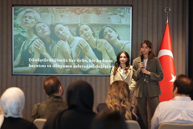 Halkbank'ın "BİGE-Bilim Kızlarla Gelecek" projesinde ödüller sahiplerini buldu