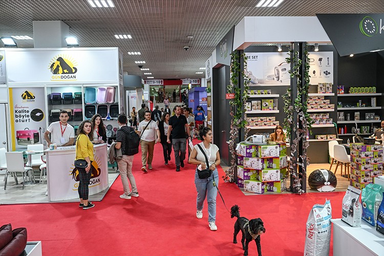 Evcil hayvan ürünleri ve malzemeleri görücüye çıktı