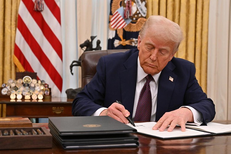 İngiltere ile ticaret anlaşmalarını imzaladı