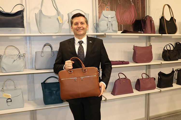 Ayakkabı rekortmen yaptı