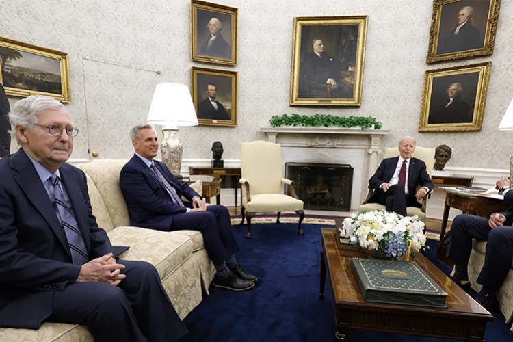 Kongre liderleriyle borç limitini görüştü