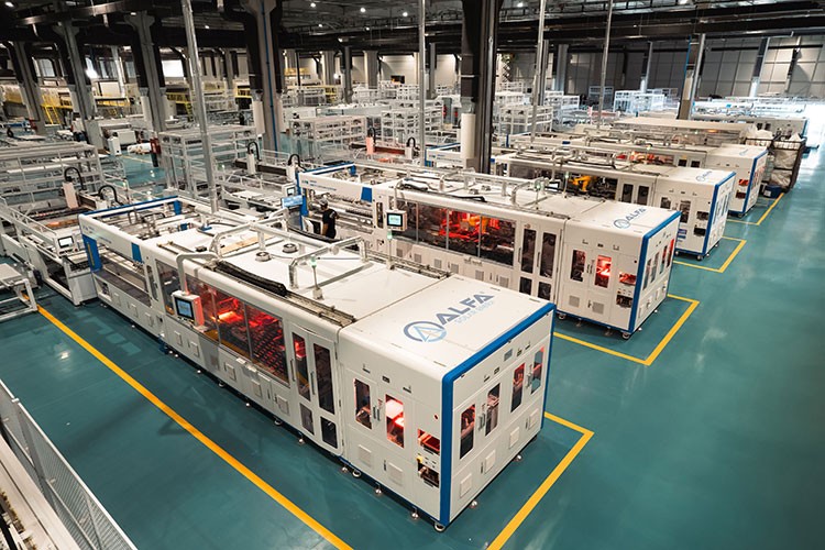 Yenilenebilir Enerji Sektöründe Geleceğe Işık Tutuyor