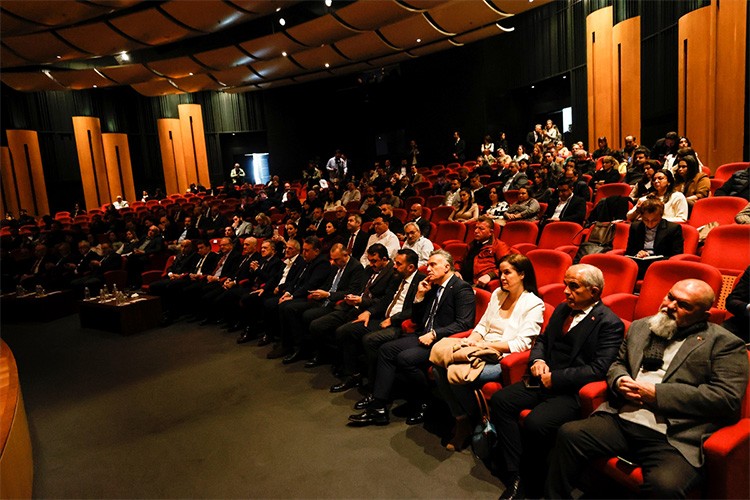 TİM Başkanı Gültepe, Akdenizli ihracatçılarla buluştu: