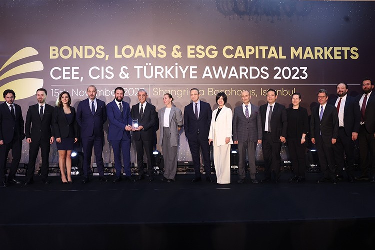 Akfen Yenilenebilir Enerji'nin 3,3 milyar liralık halka arzına ödül