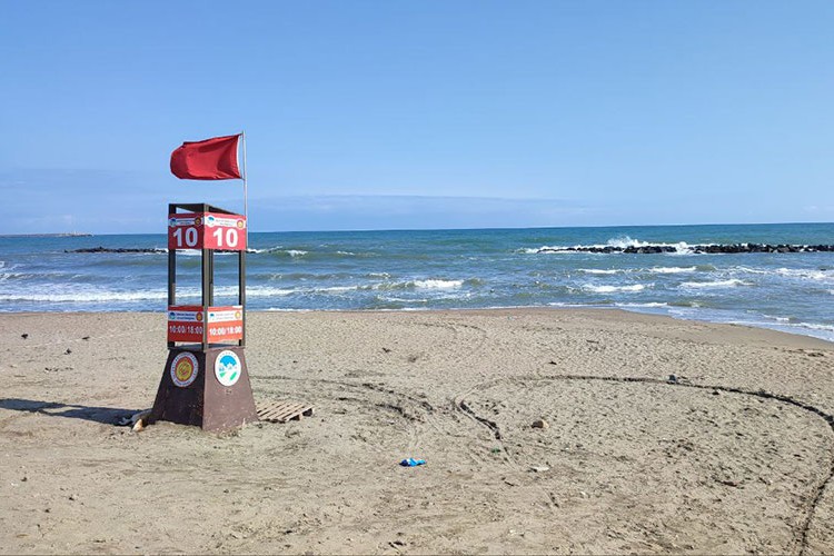 Sakarya'da denize girmek yasaklandı