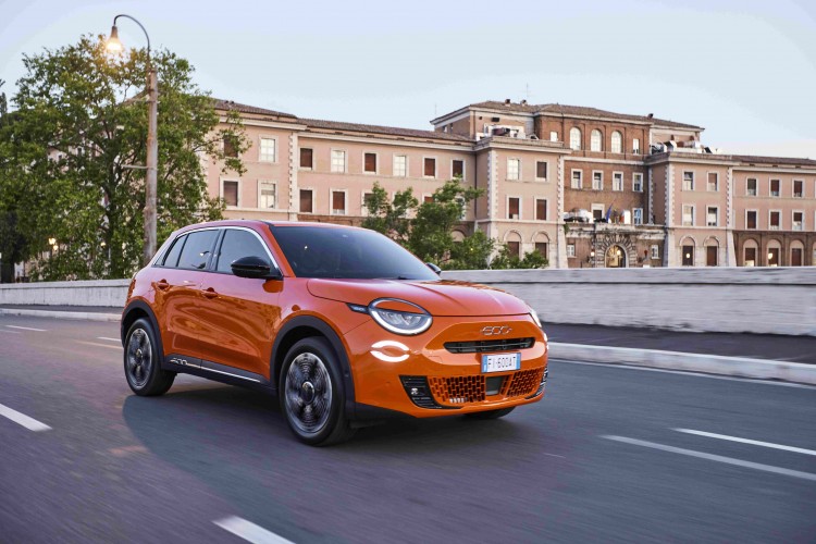 Yeni Fiat 600e 2024'ün En Beğenilen Modeli Oldu