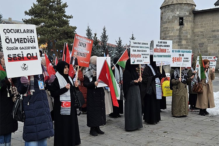Erzurum'da sağlık çalışanları Gazze için "sessiz yürüyüş" yaptı