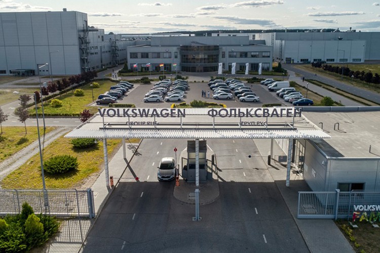 Volkswagen Rusya'daki varlıklarını sattı