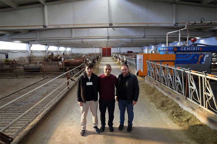 Çorum'da maaşlı çalışan iki kardeş çiftlik kurdu