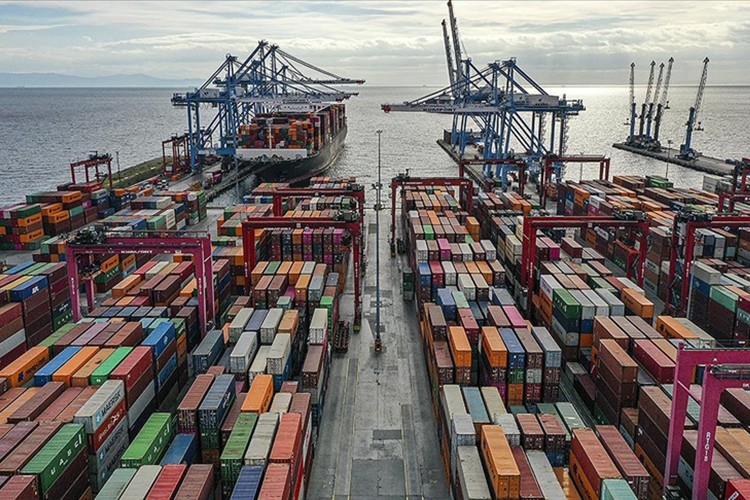 Makine ihracatı 8 ayda 16,1 milyar doları aştı