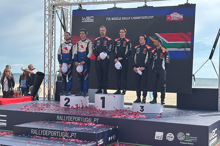 Kerem Kazaz'dan Portekiz'de çifte podyum başarısı