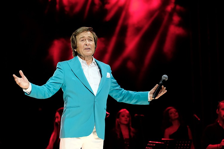 Erol Evgin'e İlanıaşk