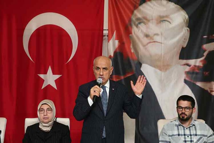 Bakan Kirişci, Aydın'da misafir edilen depremzedelerle iftar yaptı