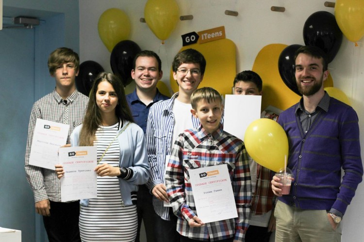 GoITeens GELECEĞİN TEKNOLOJİ LİDERLERİNİ YETİŞTİRİYOR