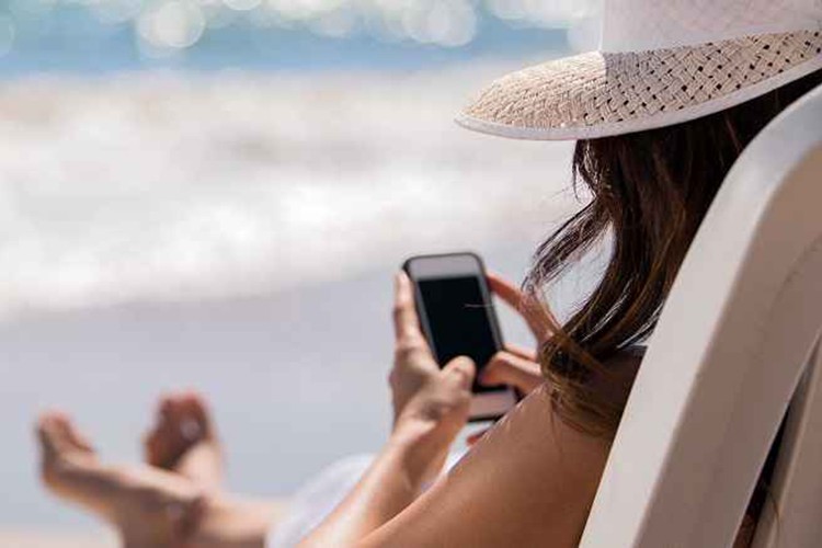 Tatilde bile vazgeçemediğimiz tek şey: İnternet