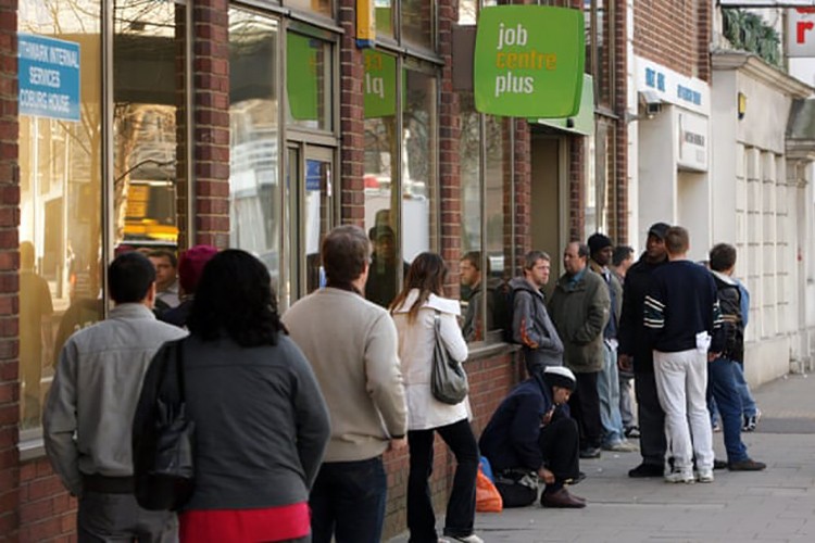 Birleşik Krallık'ta işsizlik yüzde 4,2'de sabit kaldı