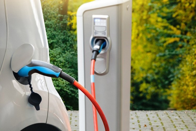 Elektrikli araç şarj altyapısı hızla arttı