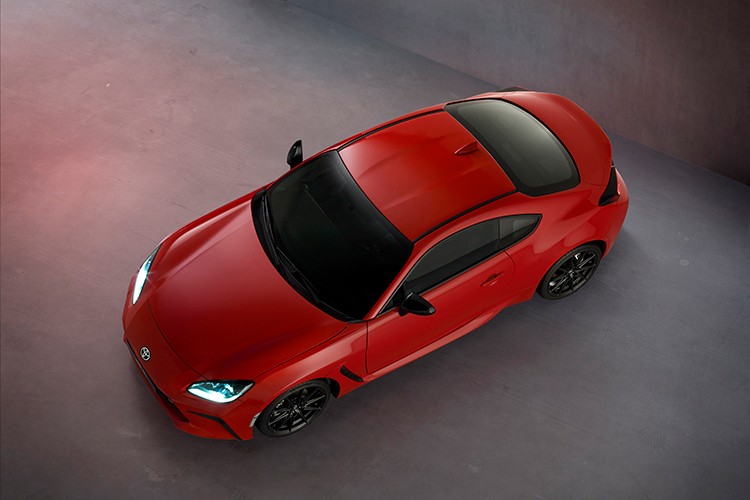 Sporcu Toyota yenilendi