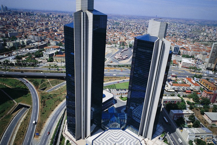 Sabancı, enerji ve dijital iş kolları arasındaki sinerjiyi artırıyor