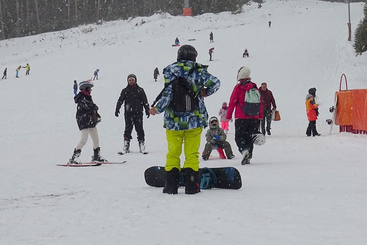 Sarıkamış Kayak Merkezi'nde sezon açıldı