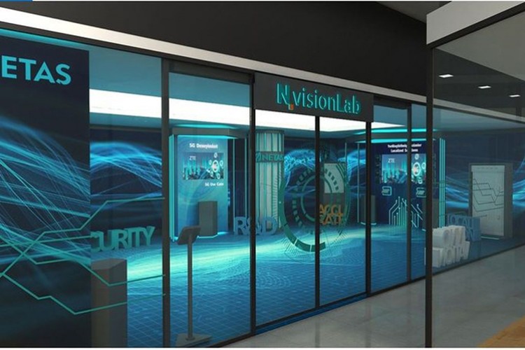 Yüksek iletişim merkezini açtı