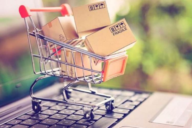 Kara Cuma'da online rekoru