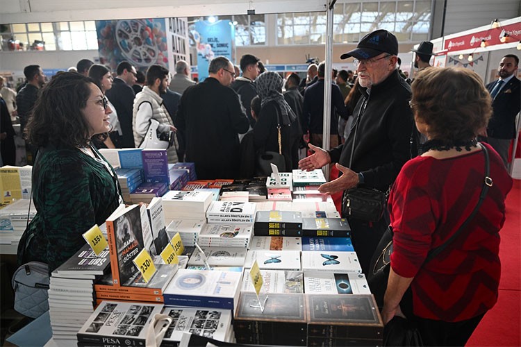 Adana'da Çukurova 17. Kitap Fuarı açıldı