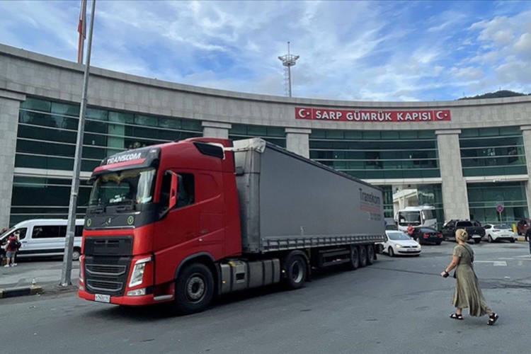 Sarp Sınır Kapısı'ndan 9 ayda 3 milyon 375 bin yolcu geçişi oldu