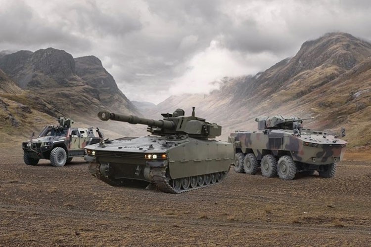 TMR-II Halil şüpheli cisimlere uzaktan müdahale ediyor