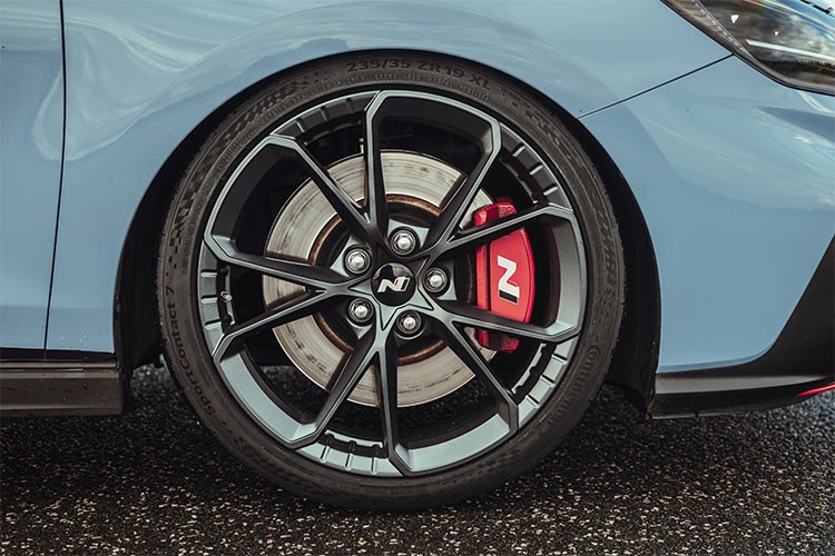 Yaz Lastiği Testlerinde Continental Zirvede