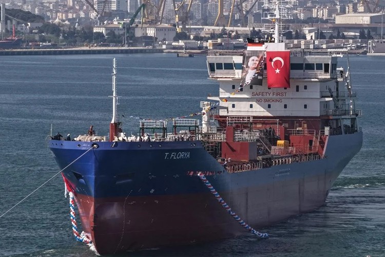 Yeni nesil kimyasal tanker T. Florya denize indirildi