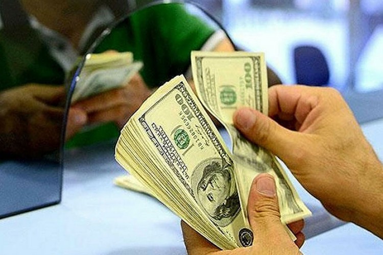 Dolar 13.45'ten açıldı
