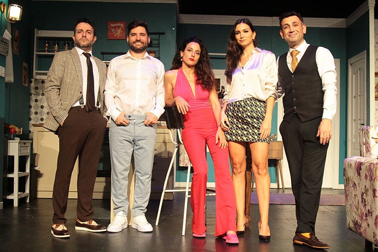 'Pembe Pırlantalar' oyununa yoğun ilgi