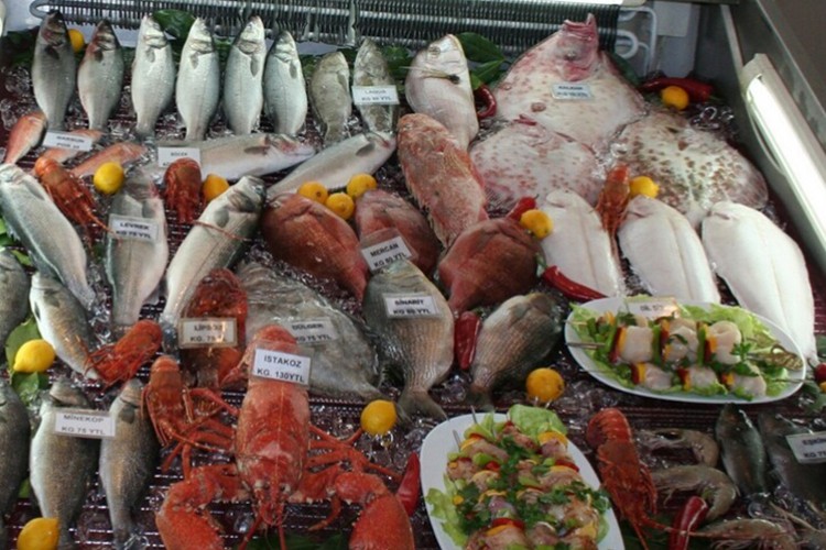 "Âlâkart" yerine "gel al" "rezervasyon" yerine "online"