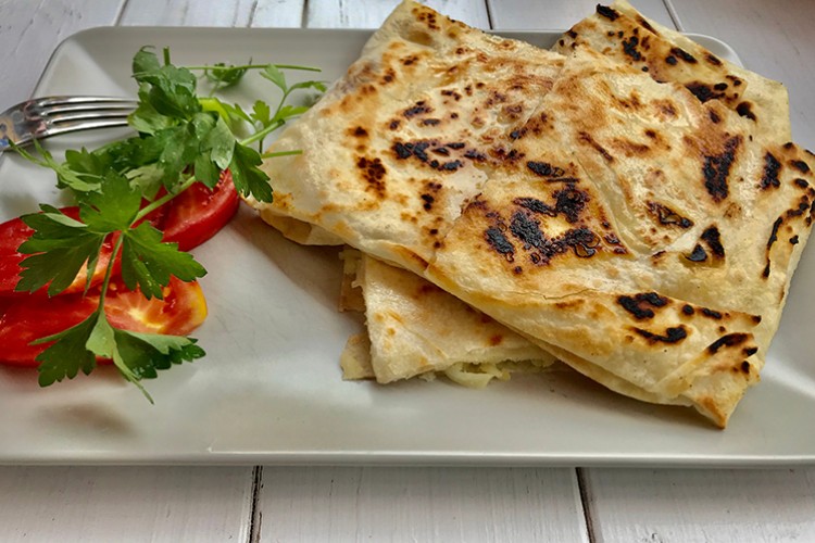 Çay saatlerine keyif katan lezzet: Kolay gözleme