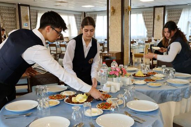 Hizmet üretimi ekimde yıllık yüzde 3,4 arttı