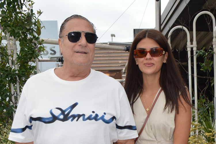 Mehmet Ali Erbil'den öpüşme yasağı