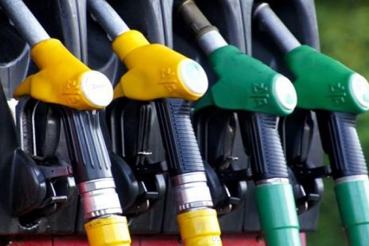 Benzinde 28 kuruş indirim